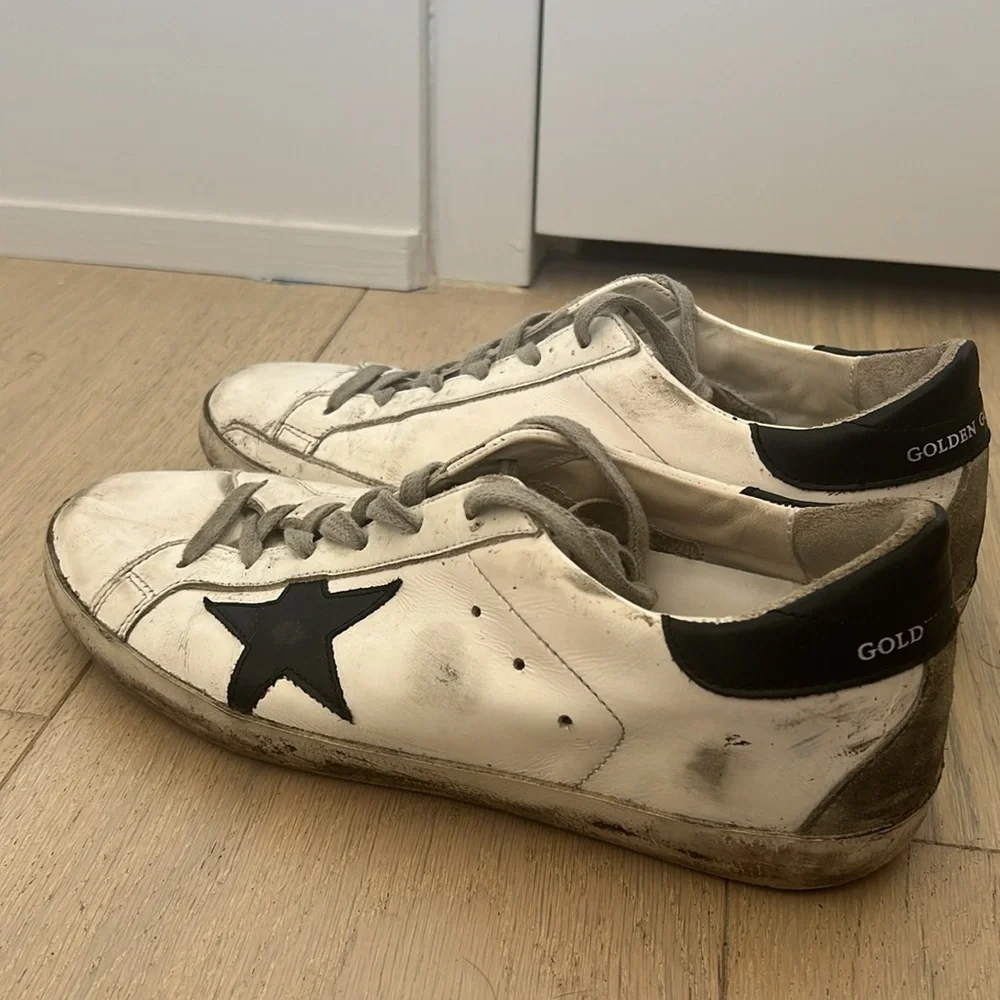 Golden Goose Sneakers - Picture 3 of 4